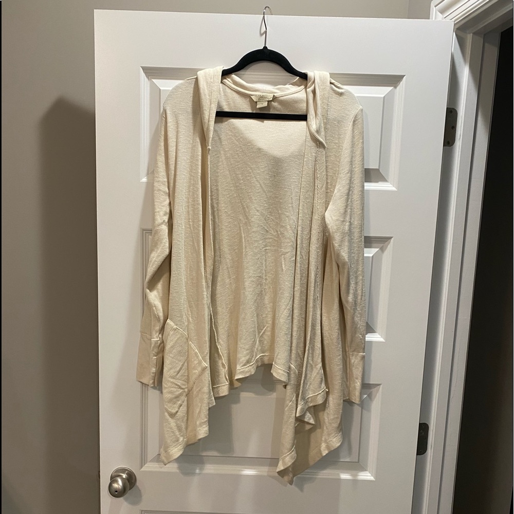 Woman’s “Natural Reflection” cardigan